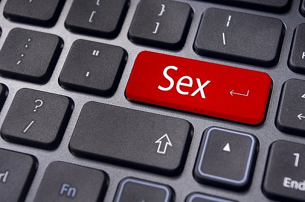 Sex cez internet: viete, ako na to?